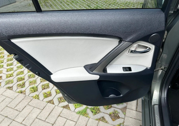 Toyota Avensis cena 38800 przebieg: 190000, rok produkcji 2012 z Gliwice małe 232